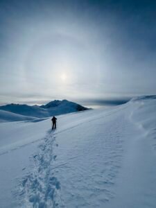 Slalomer en équipe dans l’incertitude